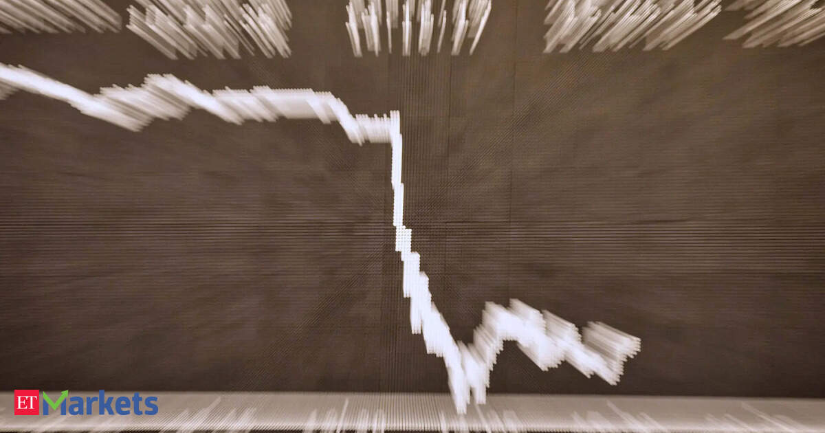 Gap shares fall 20% as tariffs loom large over apparel maker's turnaround plans