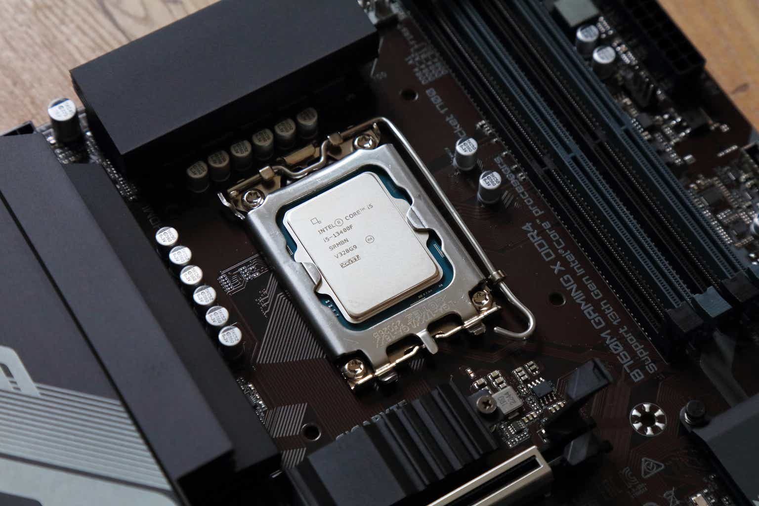 Intel’s Make-Or-Break Moment Is Here (NASDAQ:INTC)