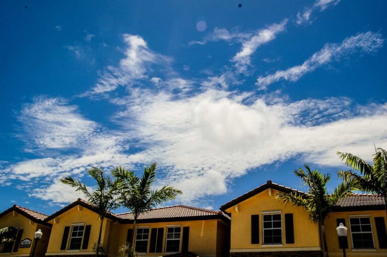 NexPoint Residential Trust Stock: Share Repurchases Offset NOI Slump (NYSE:NXRT)