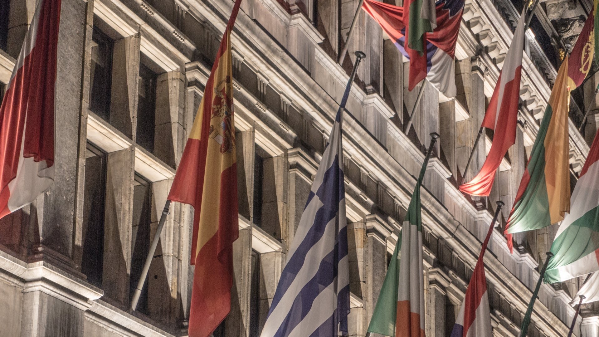 Top Gainers and Losers: North American Markets Recap for May 26, 2025