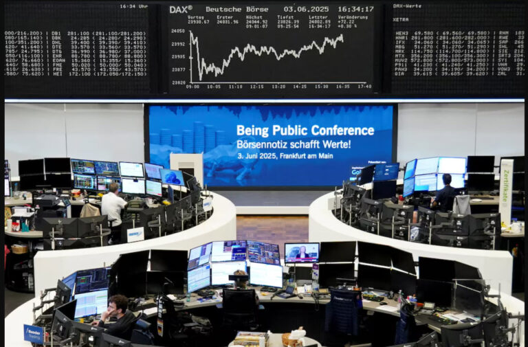 Stocks Rise, Dollar Steady, Traders Focus On US Tariffs And Data