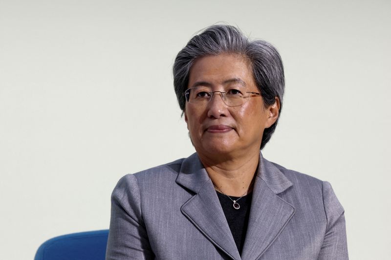 AMD CEO unveils new AI chips