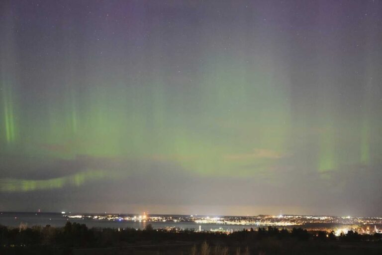 One Tech Tip: How to use your smartphone to photograph the Northern Lights