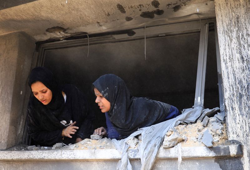 US-backed Gaza group suspends aid for a day over threats, Hamas vows to protect UN aid