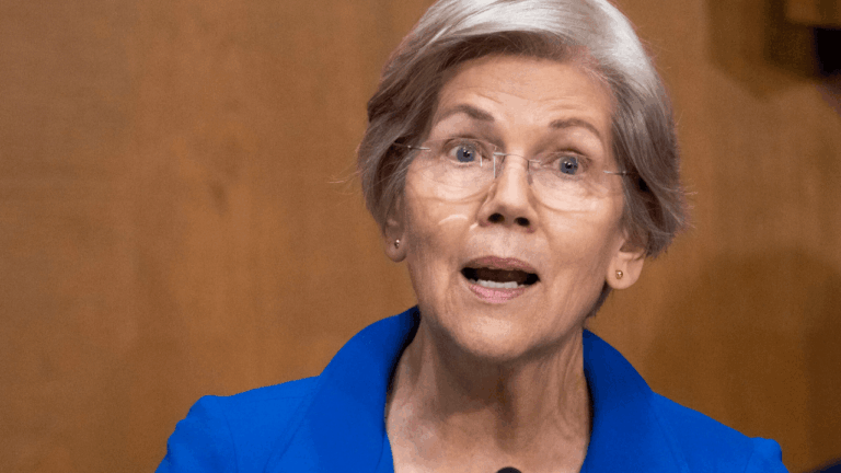 Senator Elizabeth Warren Says Crypto Deregulation Could ‘Blow Up’ Wall Street – Crypto News Bitcoin News