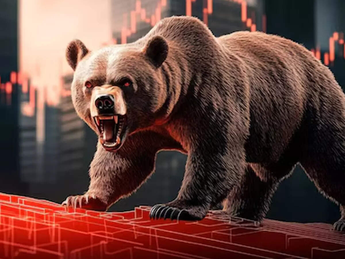 ET Market Watch: Sensex crashes 500 points, 5 factors behind market fall | The Economic Times Podcast