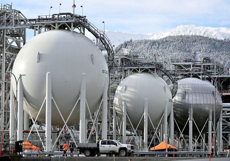 Exclusive-Shell-led LNG Canada faces problems as it ramps up production, sources say
