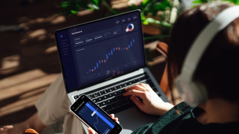 S&P 500, Dow Jones Q3 Outlook: Tariffs, Tech, and Small Cap Concerns