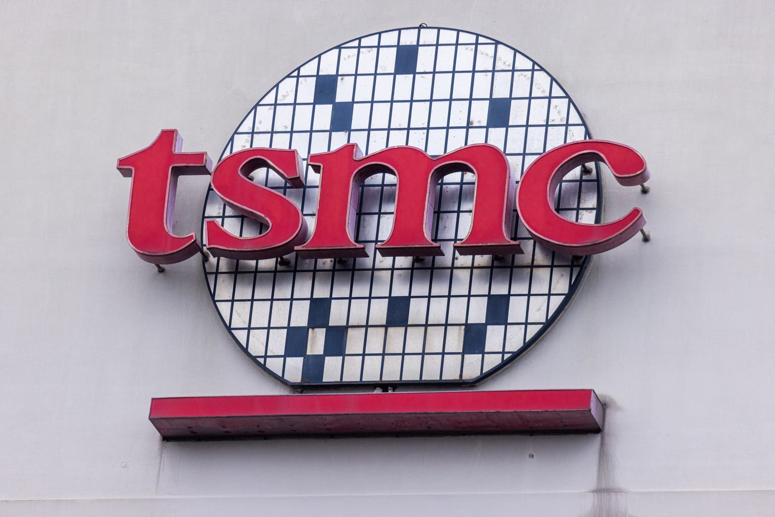 TSMC Q2: AI Growth Is Booming, Yet I'm Holding Off (NYSE:TSM)