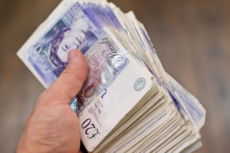 Turning £5,000 into £1 Million: A Forex-Focused Strategy