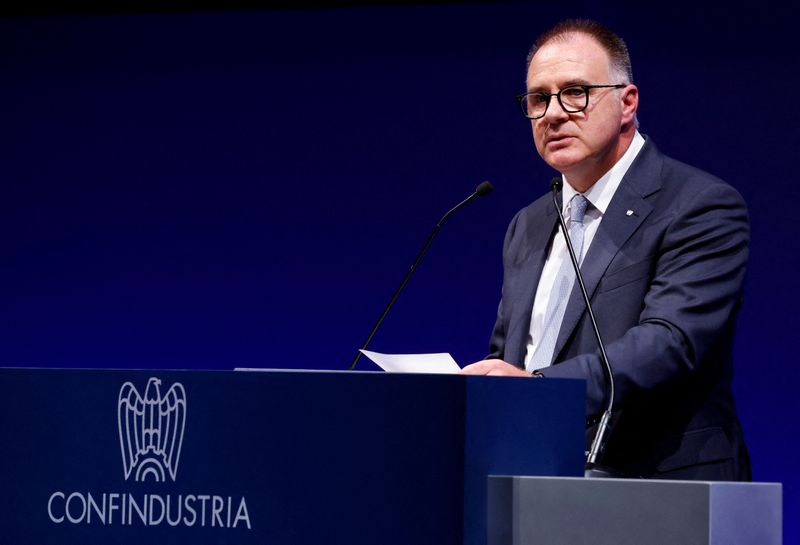 US tariffs and weak dollar threaten Italian exports, says industry chief