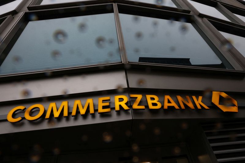 UniCredit gets to 20% equity stake in Commerzbank after derivatives conversion