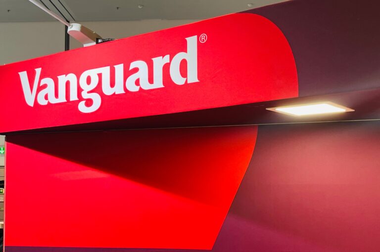 Vanguard Overtakes Capital Group to Become Strategy’s Top Shareholder in Bitcoin Bet