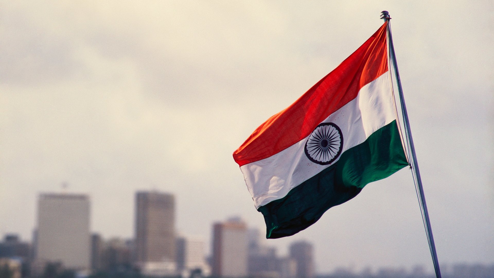 Trump hits India with extra tariff, BoE set to lower rates