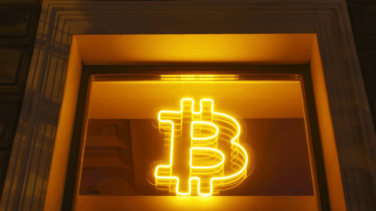 Bitcoin Price Watch: Consolidation Signals a Big Move Ahead – Markets and Prices Bitcoin News