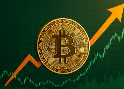 Bitcoin Briefly Tops $122,000 Amid Bullish Catalysts