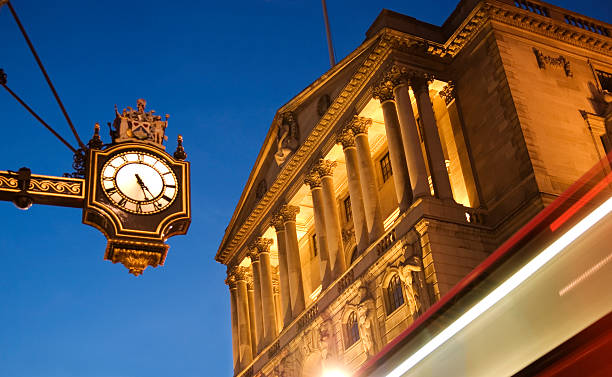 Breakout or Fakeout? EUR/GBP Awaits BoE Rate Cut Signal - Action Forex