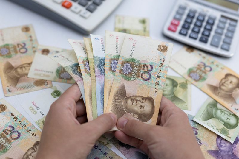 Chinese firms sell record amount of currency options in first half of 2025