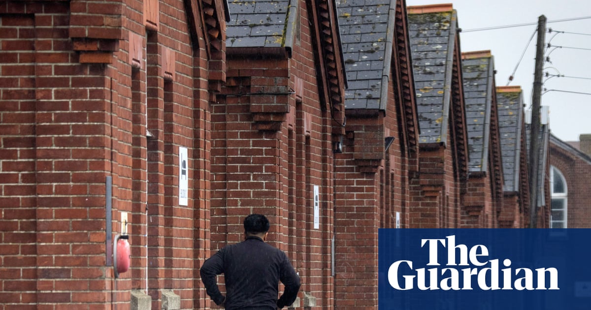 Napier barracks to continue housing asylum seekers after small boat influx