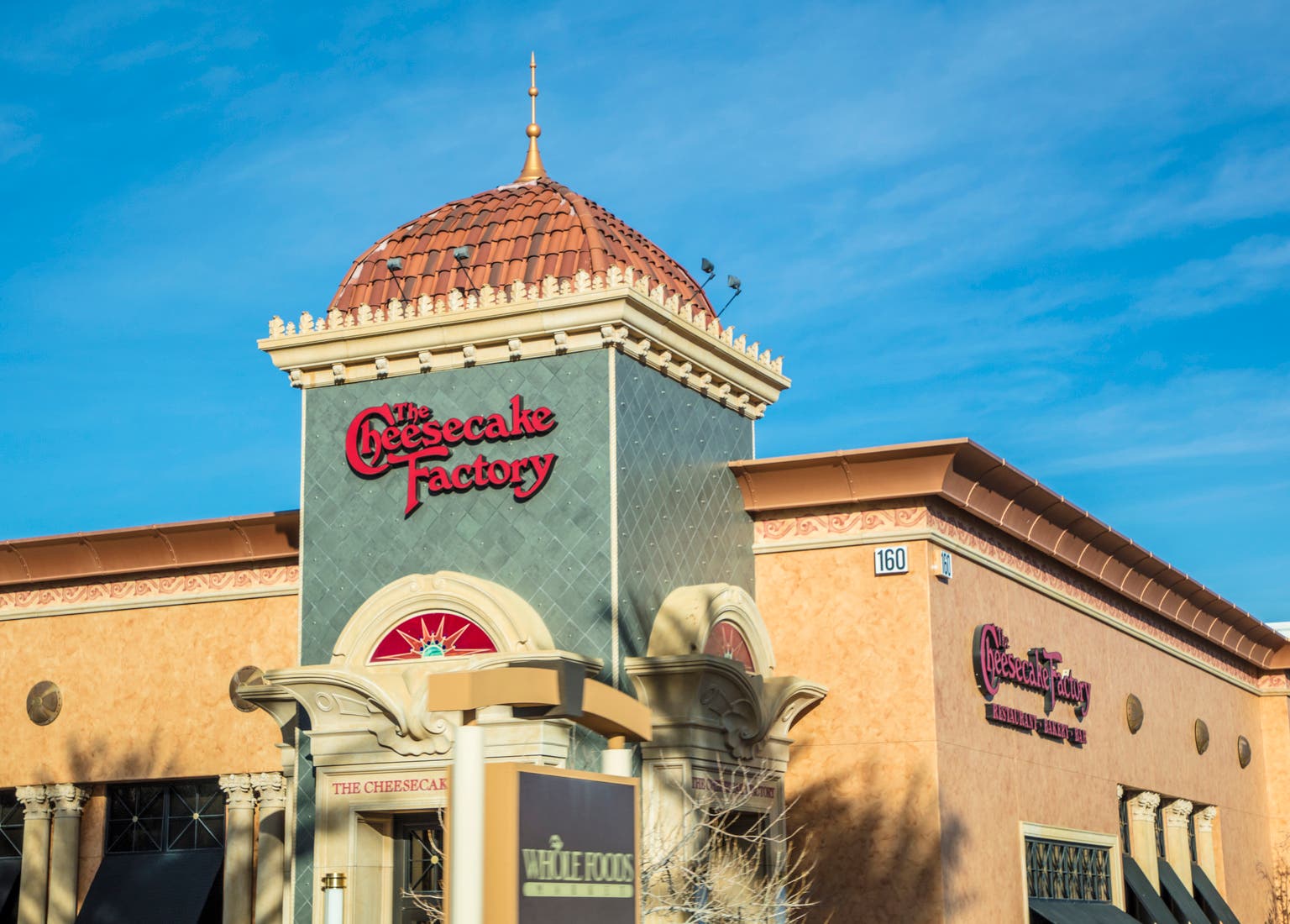 The Cheesecake Factory: Strong Q2, Solid Margins, But Patience Is Warranted