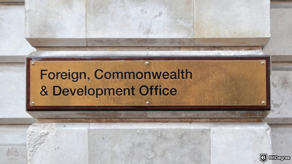 UK Hits Kyrgyz Banks and Crypto Tied to $9.3B Ruble Token