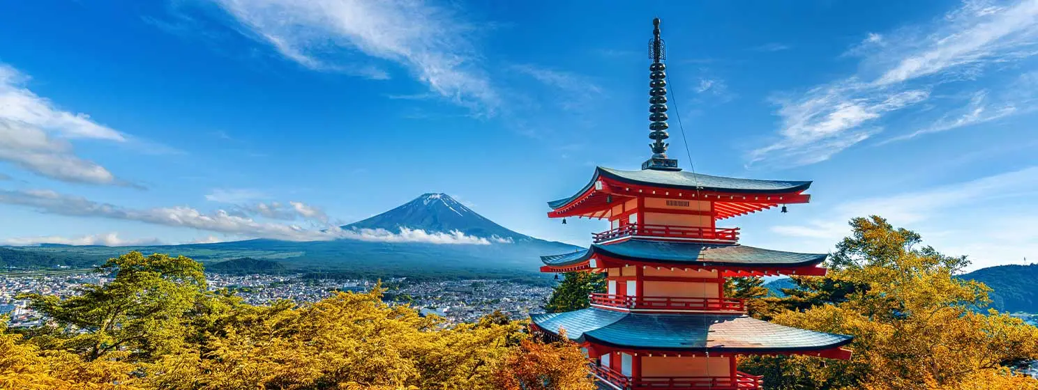 Chureito pagoda and Fuji mountain in Autumn