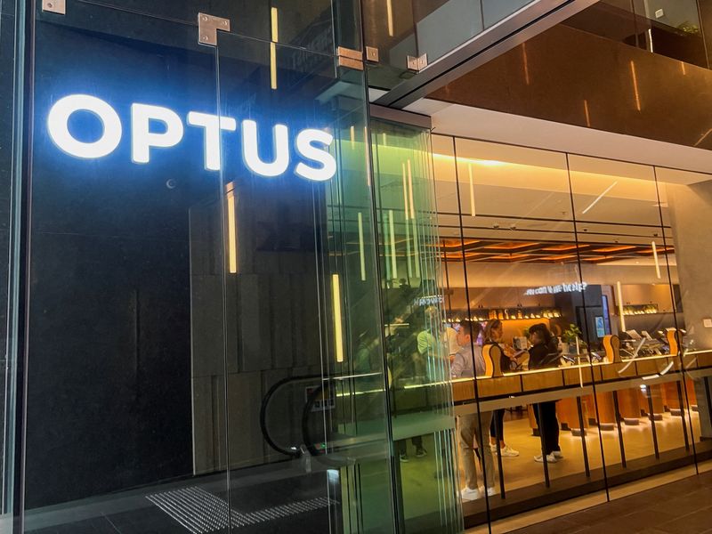 Australia’s Optus vows to cooperate with probes amid outrage over emergency call services outage
