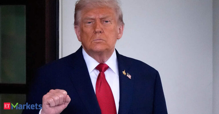 Daimler Truck, Traton shares fall on Trump's truck tariffs