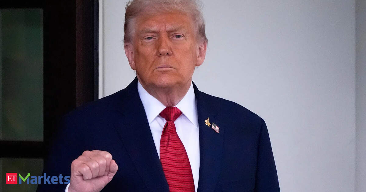 Daimler Truck, Traton shares fall on Trump's truck tariffs