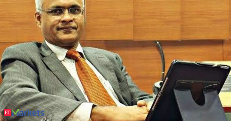 Market outlook cautious as FIIs, global risks keep investors on edge: Sunil Subramaniam