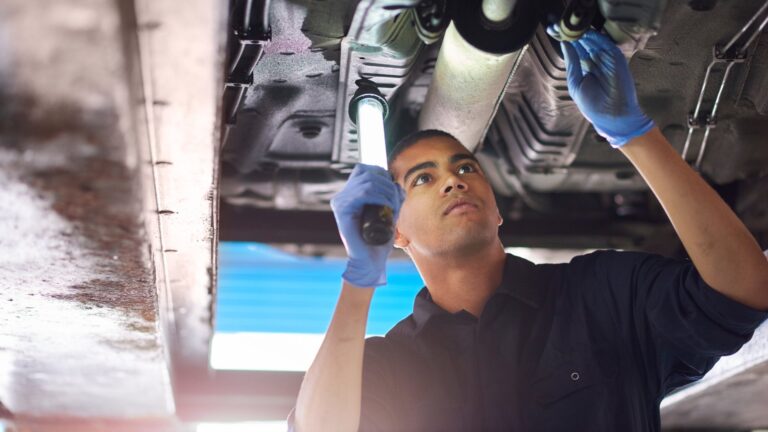 Markets Today: UK Composite PMI Falls, Gold Eyes $3800/oz, FTSE 100 Retreats Toward 100-day MA