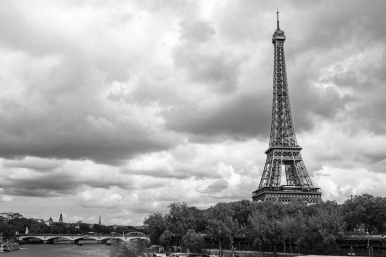 Off the Rails - Fat Tail Daily