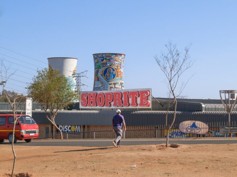 Village Super Market: Mirrors Weis, But Way Cheaper (NASDAQ:VLGEA)