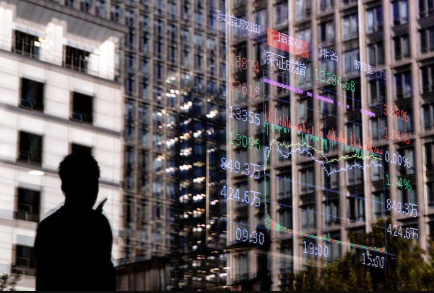 Stocks Dip As Investors Mull Trump-Xi Deal, Cautious BOJ Dents Yen