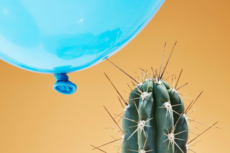 Figma Stock: Decelerating Growth Meets Expensive Valuations, Minimal Safety (NYSE:FIG)