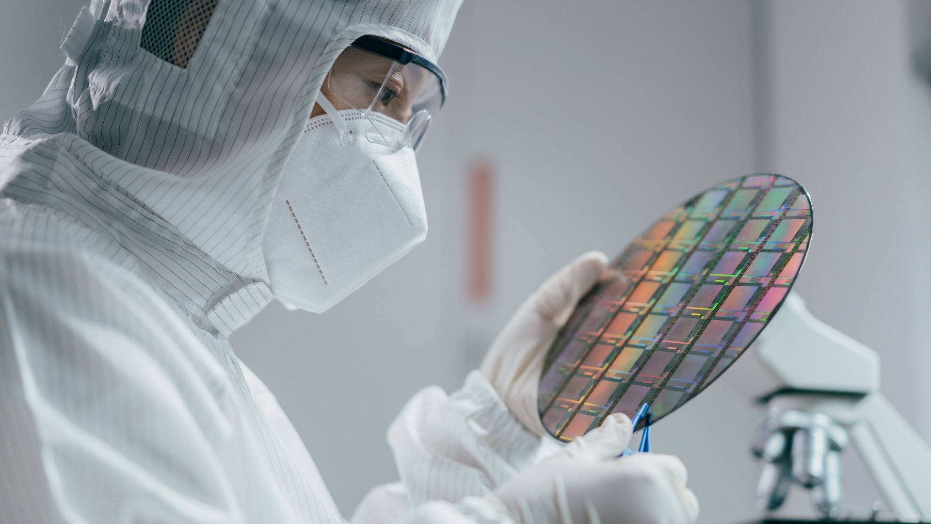 Markets Today: Gold Up 1.4%, Chinese Exports Soar as Trade War Fears Return, DAX Bounces but Risks Remain