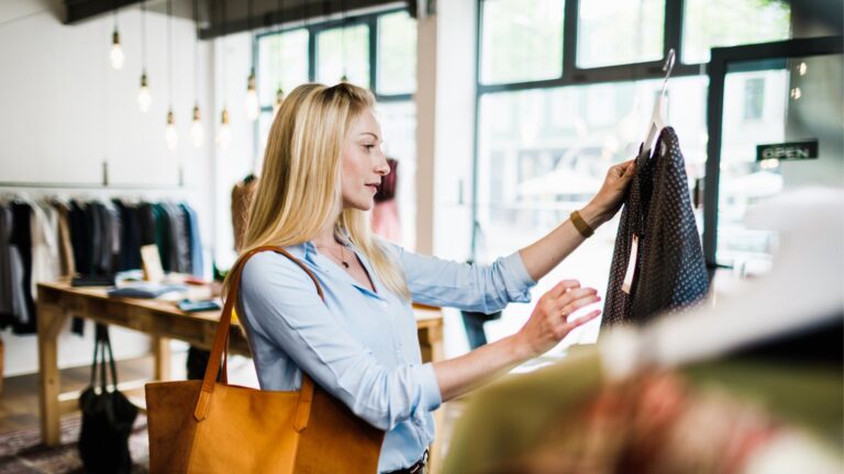 US Breaking News: Cool US CPI Print Weighs on the US Dollar, Dow Jones Index Eyes Higher Open