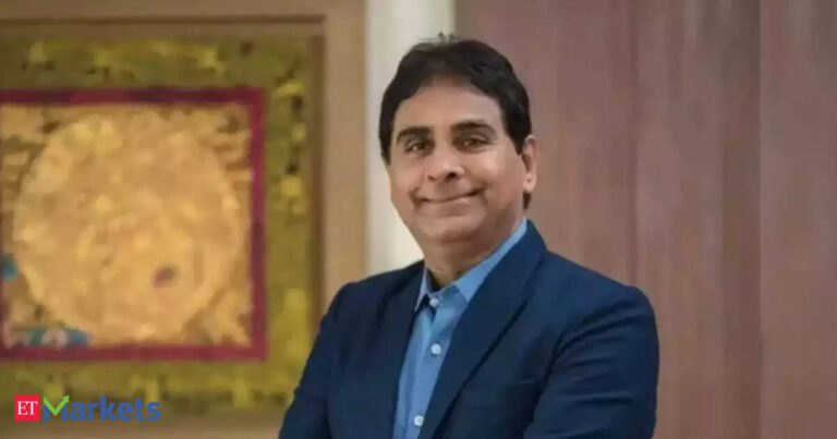 Vijay Kedia buys on dips, acquires Rs 11 crore stake in smallcap company via bulk deal