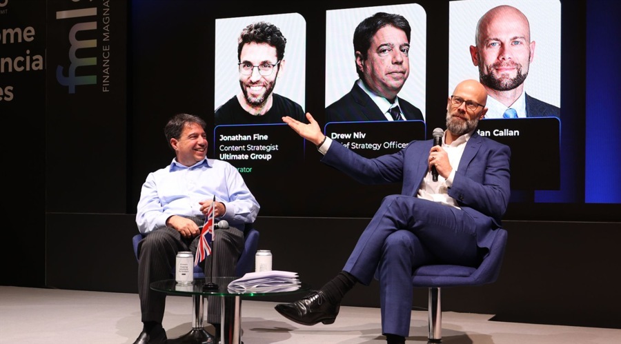 Niv, Chief Strategy Officer at ATFX (right), and Brendan Callan, CEO at Tradu (left) at FMLS25