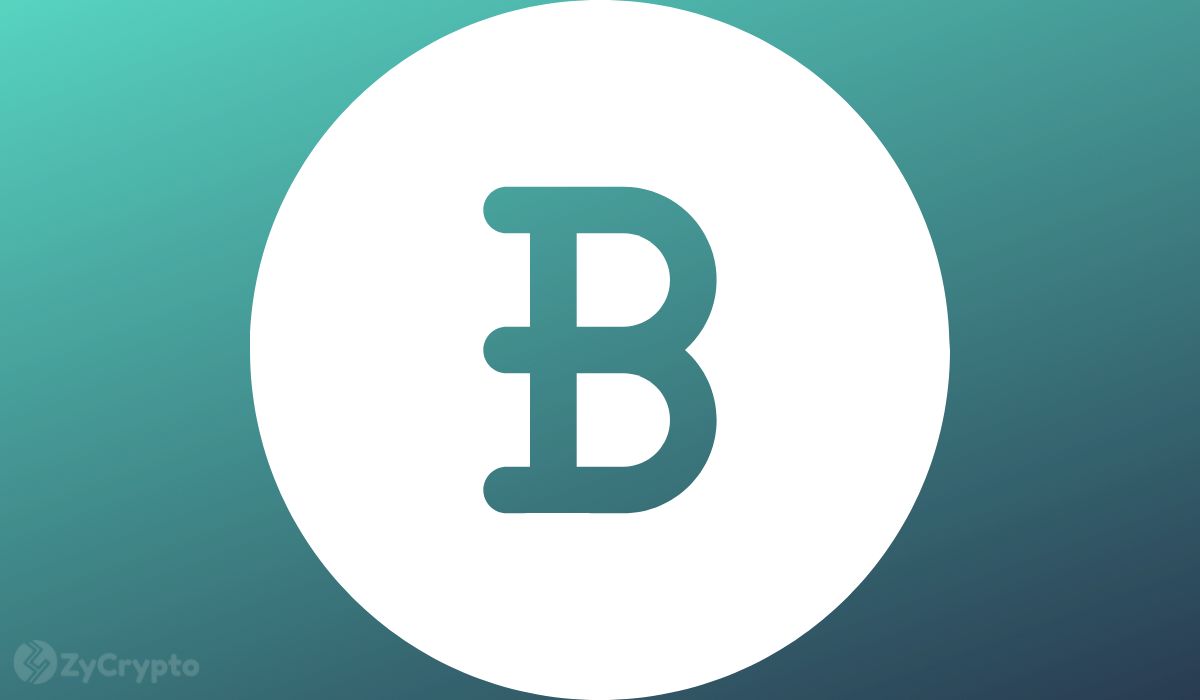 Ark Invest’s Cathie Wood Trims Bitcoin Price Target By $300,000 Amid Stablecoin Mania