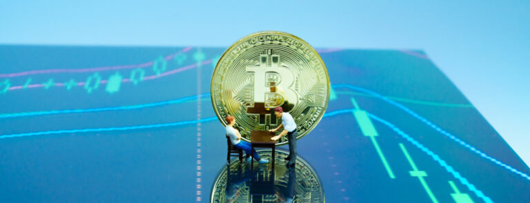 Index Axe Looms Over Saylor’s Strategy as Crypto Slump Threatens Billions in Passive Flows