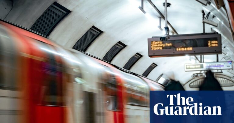RMT accepts three-year pay deal for London Underground staff