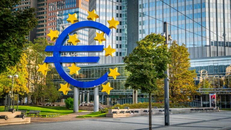 Rates Spark: A Good Place For Rates And Sentiment