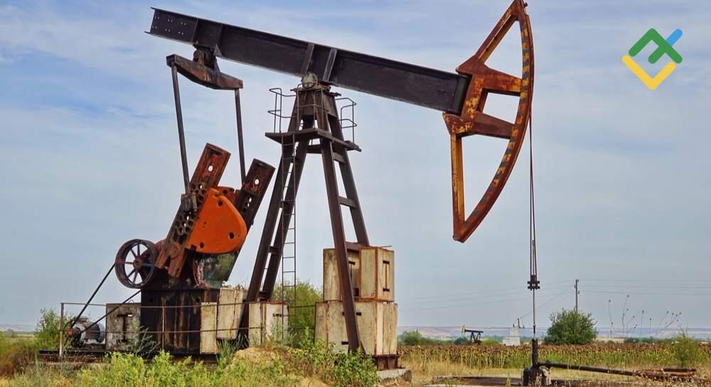 Short-Term Analysis for Oil, Gold, and EURUSD for 12.12.2025