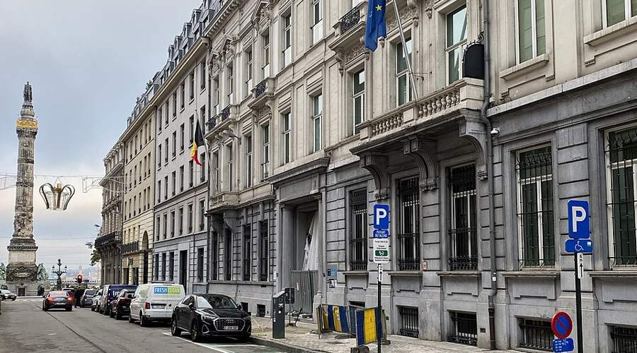 Rue du Congres, Brussels, former Kredietbank Congo, now FSMA, Source: Wikipedia