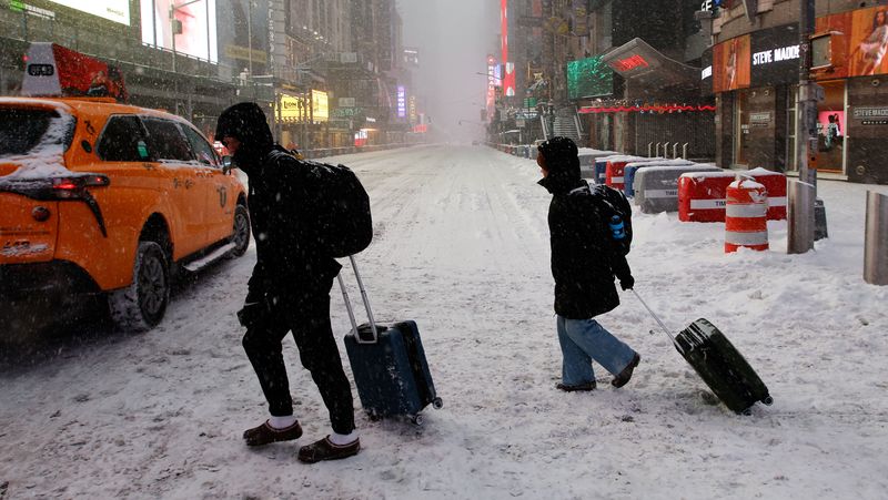 Delta operates reduced schedule amid ongoing winter weather
