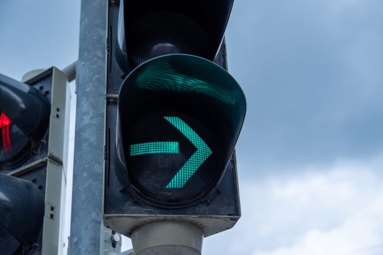 IWL: High-Quality Large-Cap Play With A Few Advantages Over IVV (NYSEARCA:IWL)