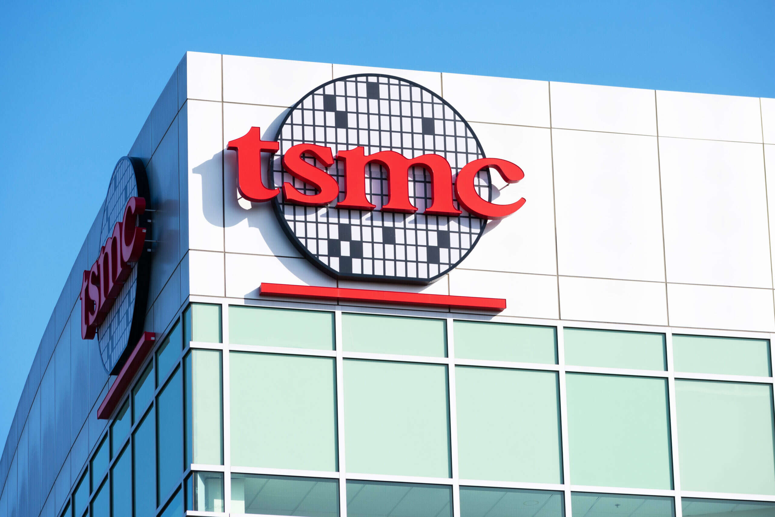 TSMC to Expand Investment as Profit Jumps 35%