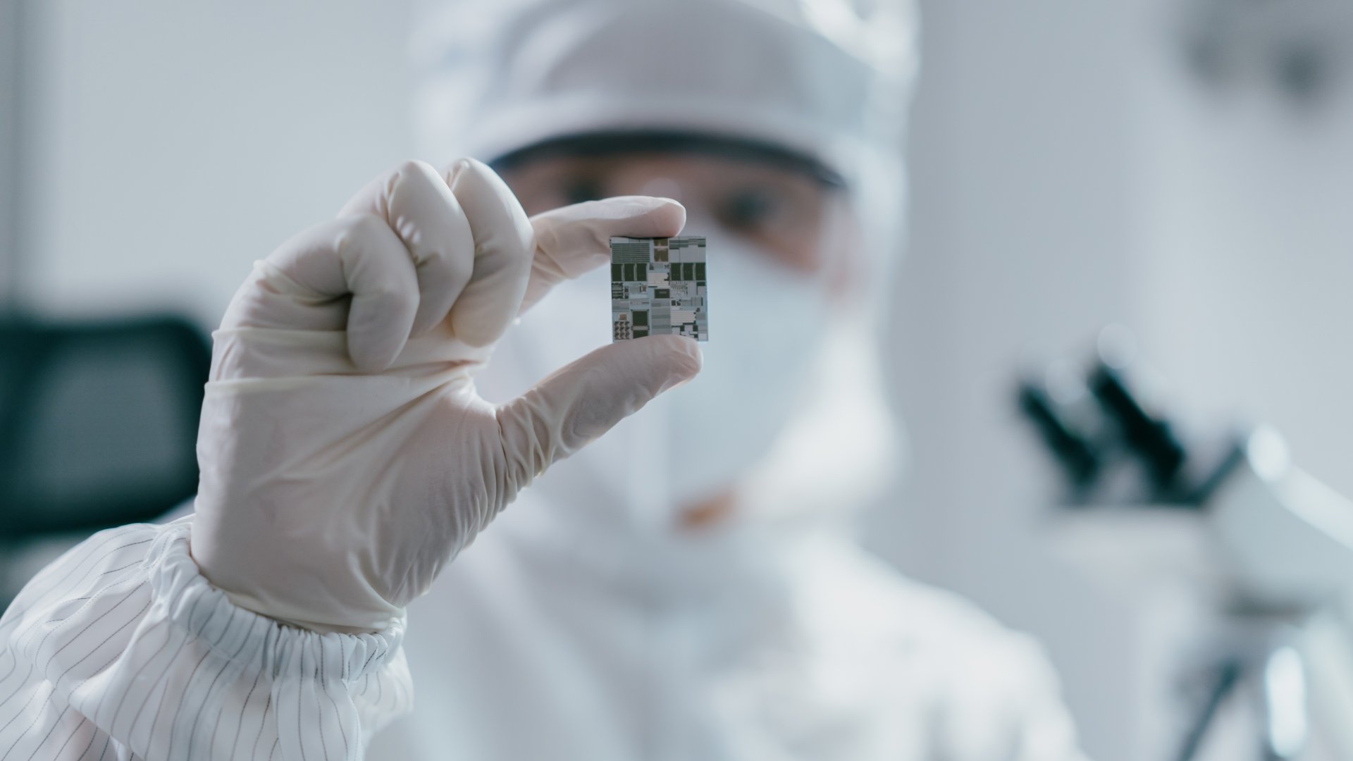 Alphabet (GOOGL) Q4 Earnings Preview: Can AI and cloud momentum sustain the $4 trillion valuation?