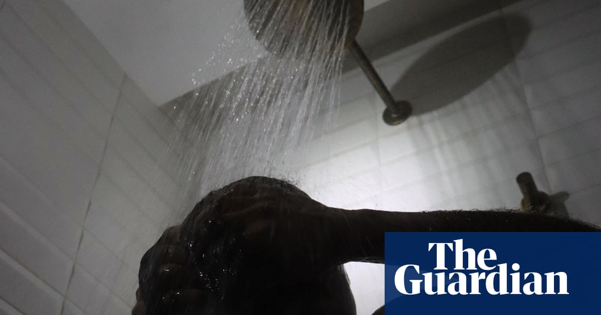Dark showering: is this the very best way to wash?